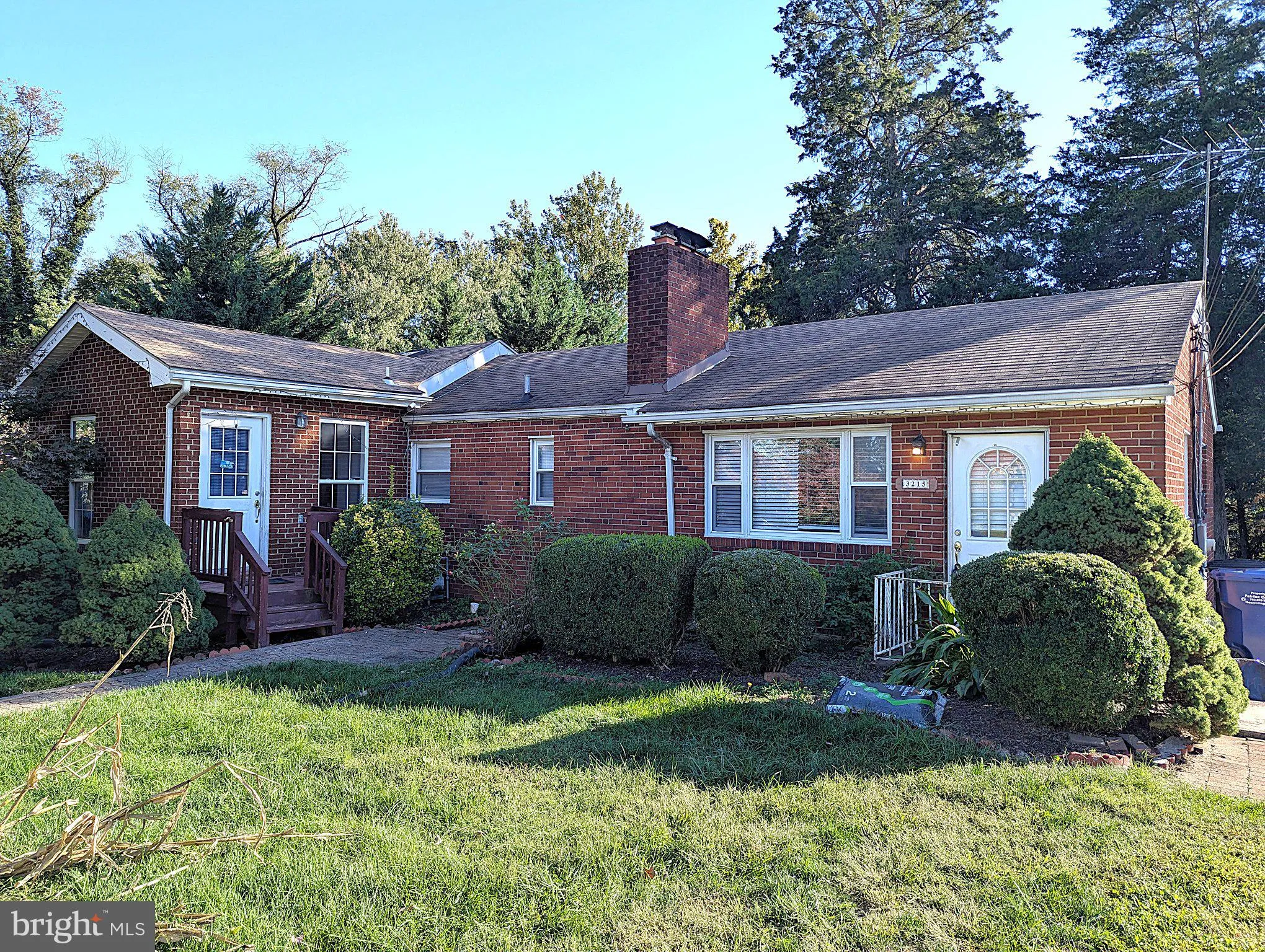 3215 APEX CIRCLE, Falls Church, VA 22044