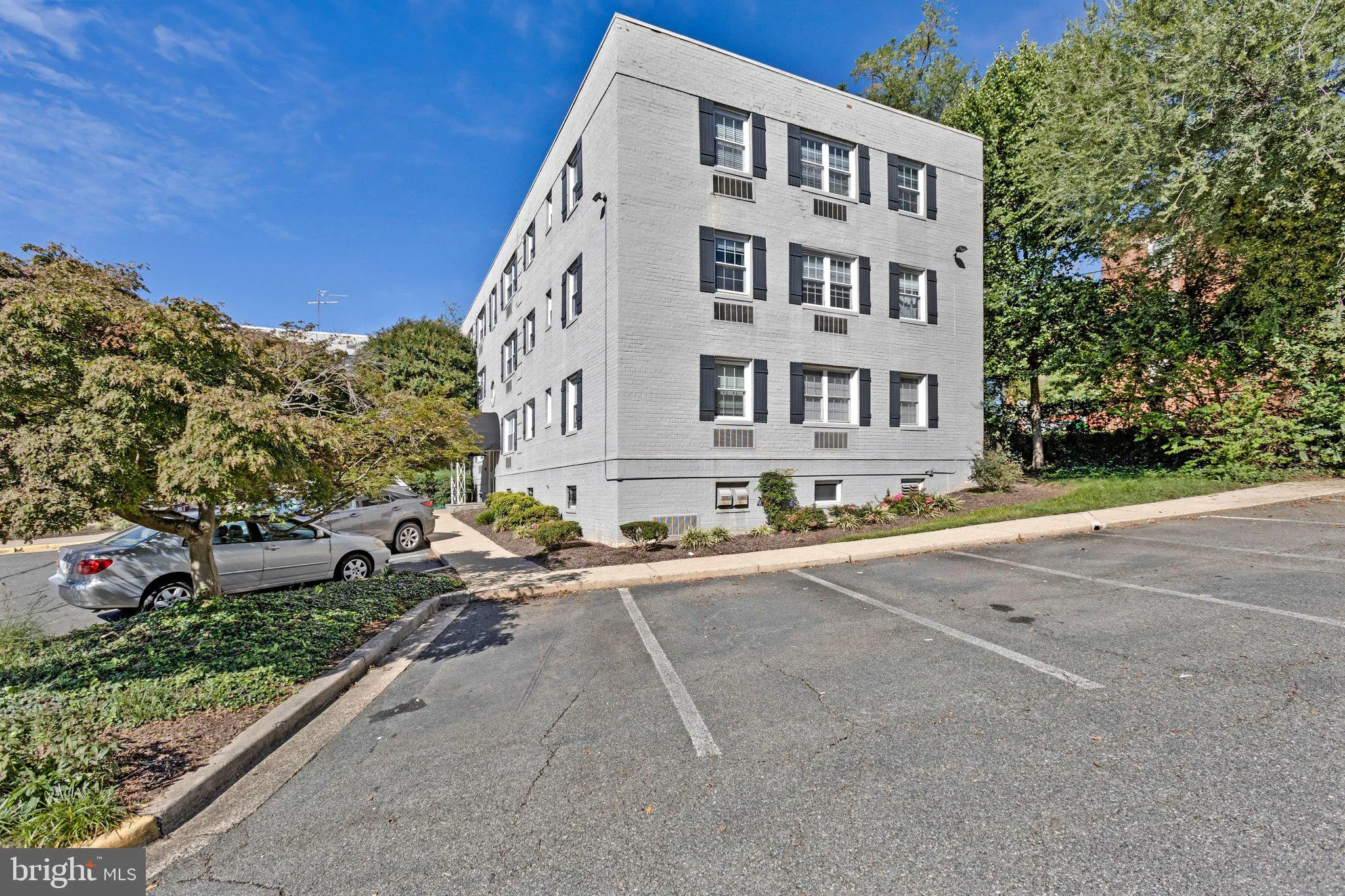 2030 VERMONT STREET, Arlington, VA 22207