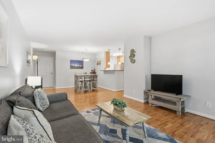 3178 Summit Square Dr, Oakton, Virginia 22124