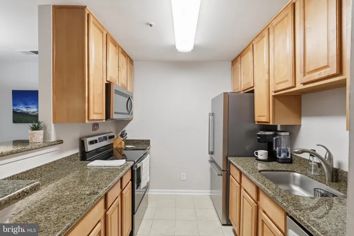 3178 Summit Square Dr, Oakton, Virginia 22124