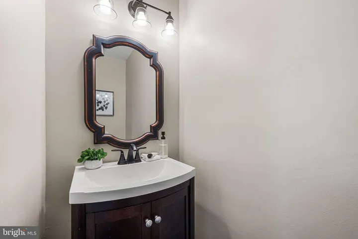 553 Sparkleberry Ter Ne, Leesburg, Virginia 20176