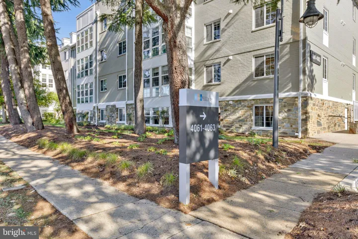 4061 S Four Mile Run Dr, Arlington, Virginia 22204