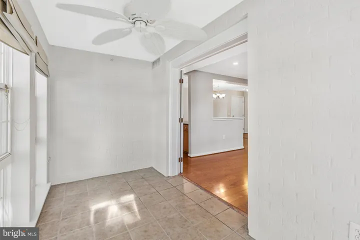 4061 S Four Mile Run Dr, Arlington, Virginia 22204