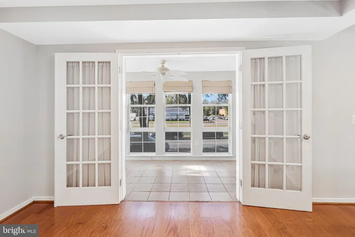 4061 S Four Mile Run Dr, Arlington, Virginia 22204