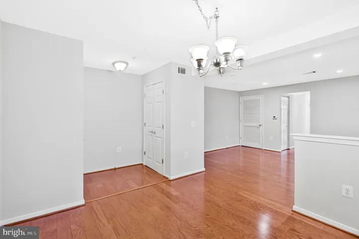 4061 S Four Mile Run Dr, Arlington, Virginia 22204