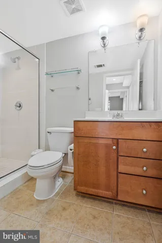 4061 S Four Mile Run Dr, Arlington, Virginia 22204