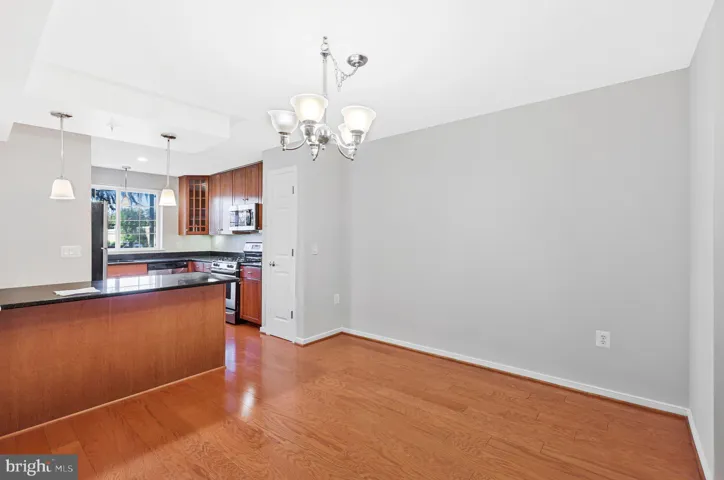 4061 S Four Mile Run Dr, Arlington, Virginia 22204