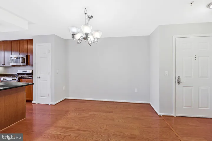 4061 S Four Mile Run Dr, Arlington, Virginia 22204