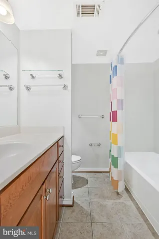 4061 S Four Mile Run Dr, Arlington, Virginia 22204