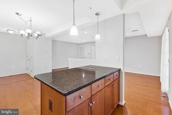 4061 S Four Mile Run Dr, Arlington, Virginia 22204