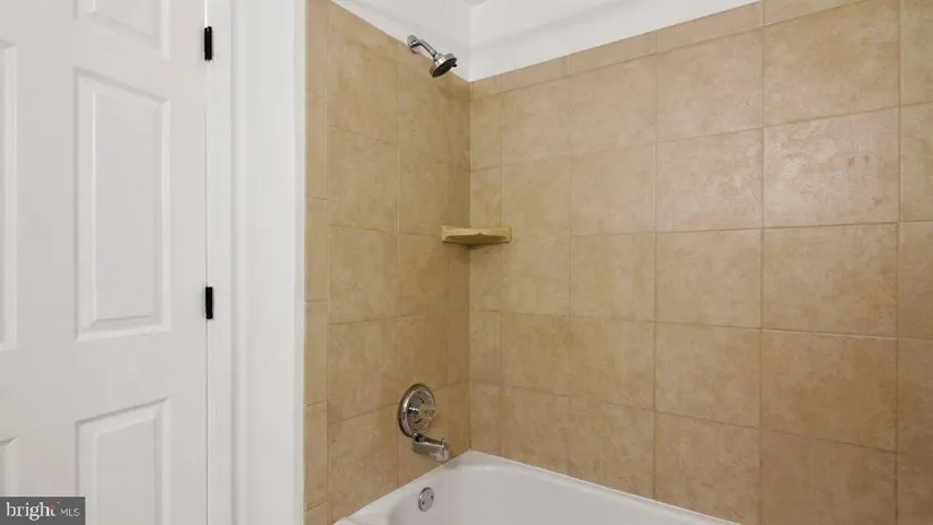 12802 Melvue Ct, Fairfax, Virginia 22033