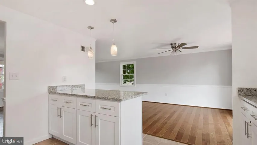 12802 Melvue Ct, Fairfax, Virginia 22033