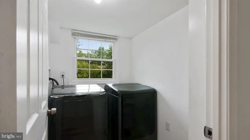 12802 Melvue Ct, Fairfax, Virginia 22033