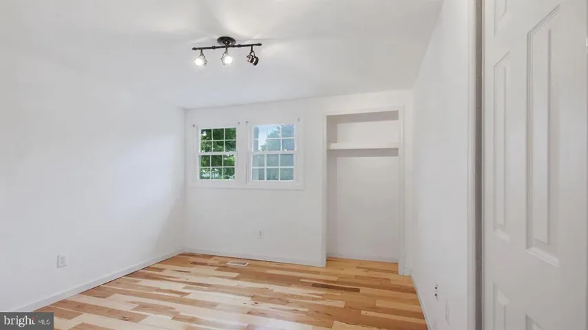 12802 Melvue Ct, Fairfax, Virginia 22033