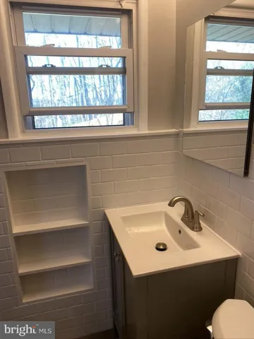 809 N Ashton St, Alexandria, Virginia 22312