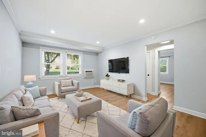 906 S Washington St, Alexandria, Virginia 22314