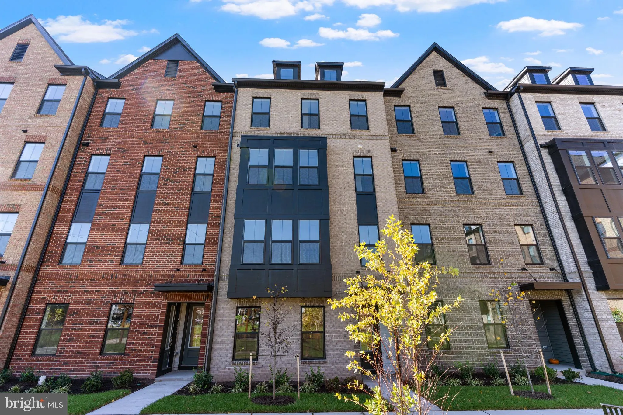 14989 DECO CIRCLE, Chantilly, VA 20151
