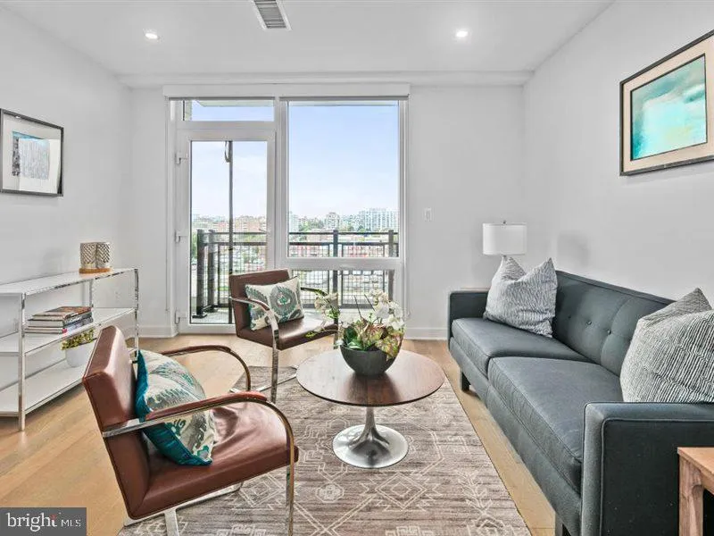37 L STREET, Washington, DC 20003