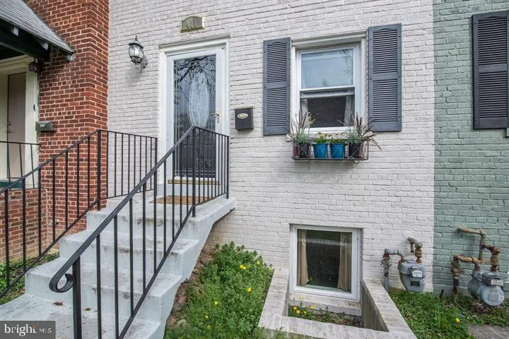 411 MOUNT VERNON AVENUE, Alexandria, VA 22301