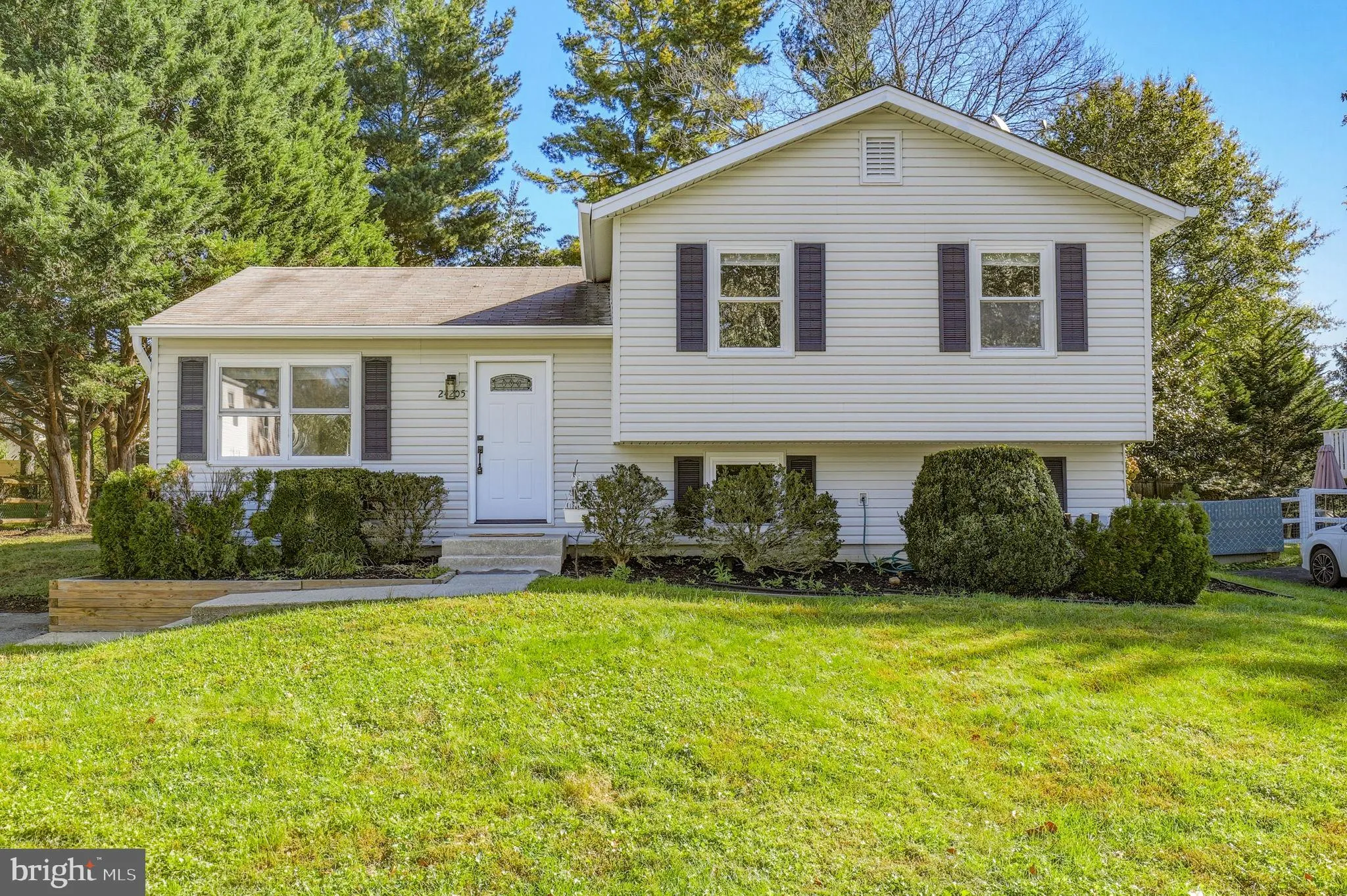 24205 BUSH HILL ROAD, Gaithersburg, MD 20882