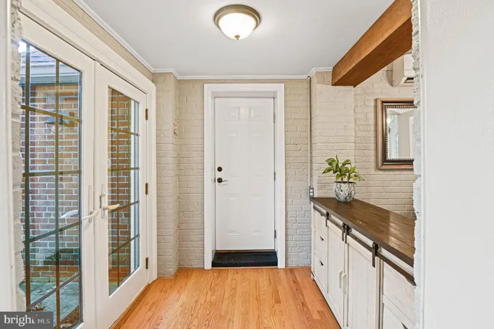 8869 Glenridge Ct, Vienna, Virginia 22182