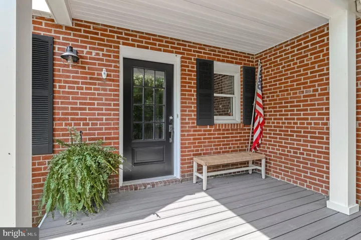 8869 Glenridge Ct, Vienna, Virginia 22182