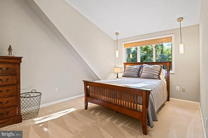 8869 Glenridge Ct, Vienna, Virginia 22182
