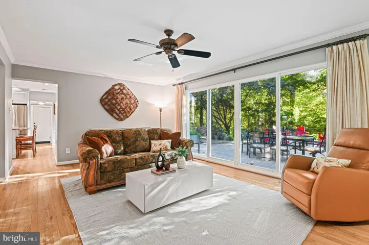 8869 Glenridge Ct, Vienna, Virginia 22182
