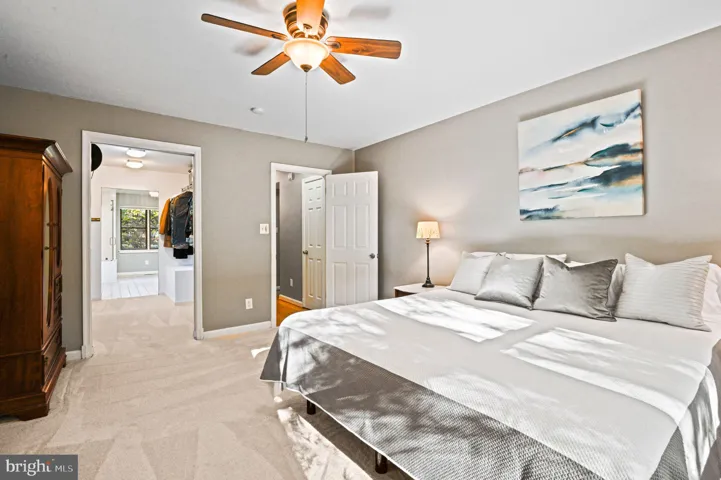 8869 Glenridge Ct, Vienna, Virginia 22182
