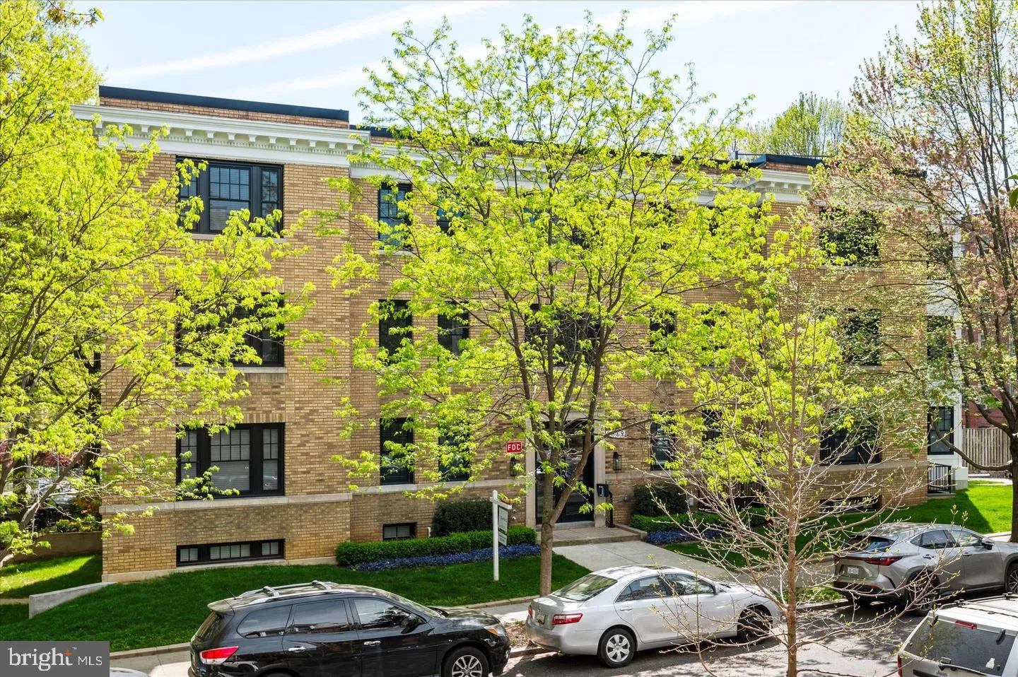 2869 28TH, Washington, DC 20008