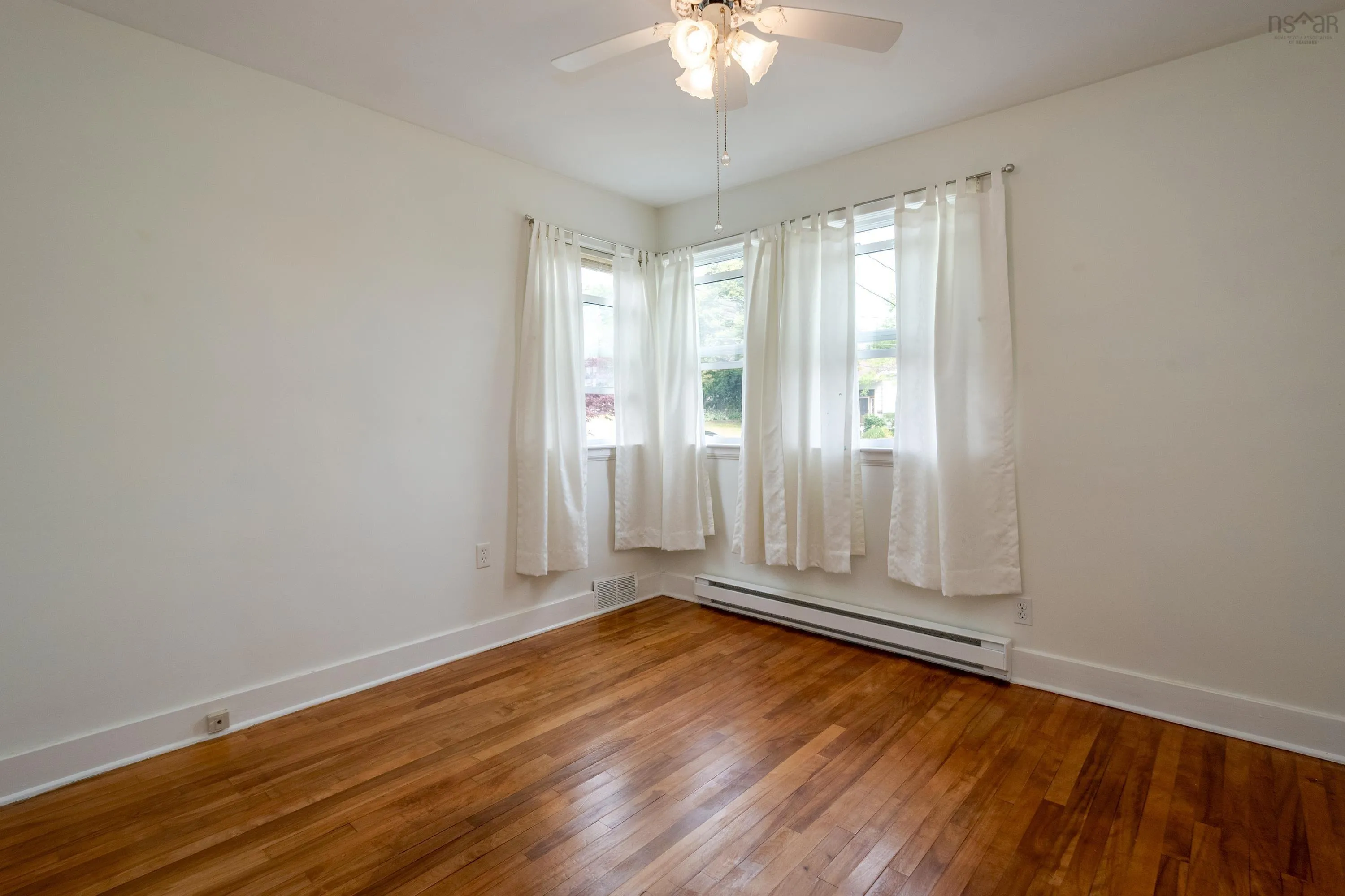 28 Piers Avenue, Halifax, NS B3N 1Z5, 4 Bedrooms Bedrooms, ,3 BathroomsBathrooms,Residential,For Sale,Piers,202519901
