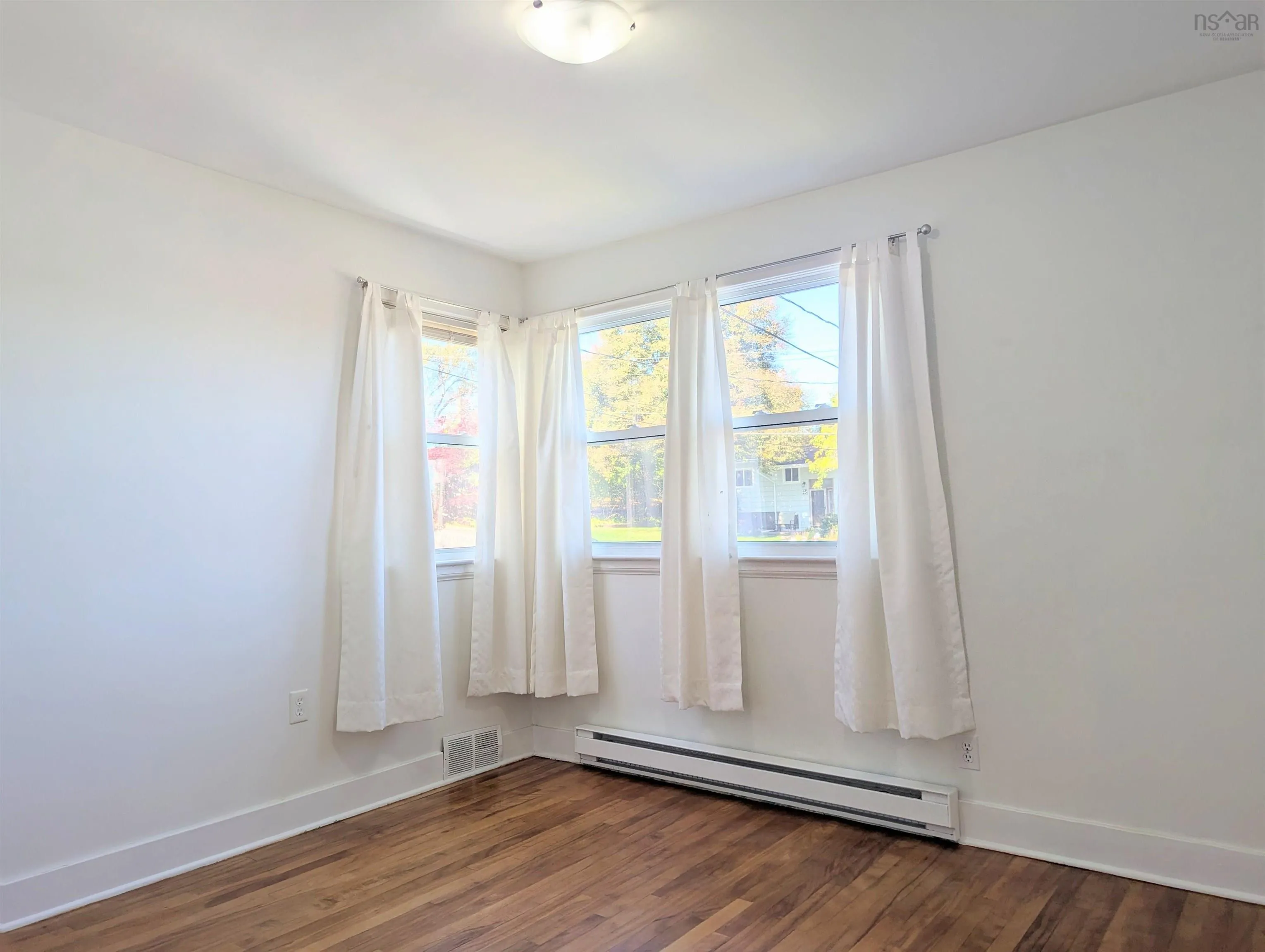28 Piers Avenue, Halifax, NS B3N 1Z5, 4 Bedrooms Bedrooms, ,3 BathroomsBathrooms,Residential,For Sale,Piers,202519901
