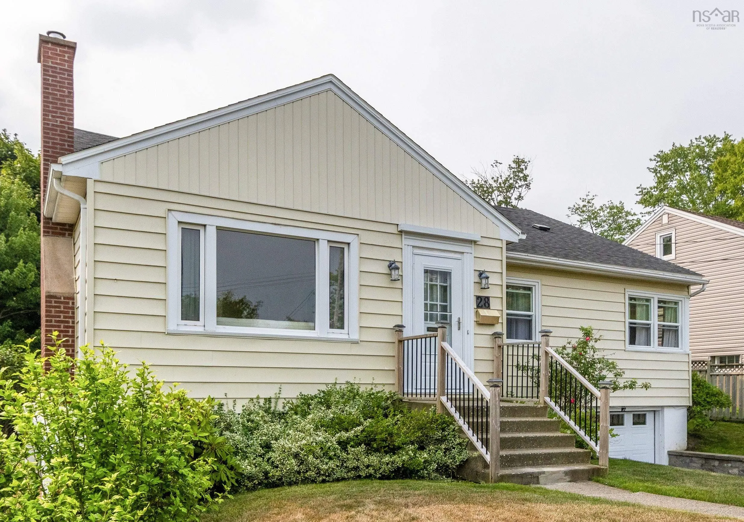 28 Piers Avenue, Halifax, NS B3N 1Z5, 4 Bedrooms Bedrooms, ,3 BathroomsBathrooms,Residential,For Sale,Piers,202519901