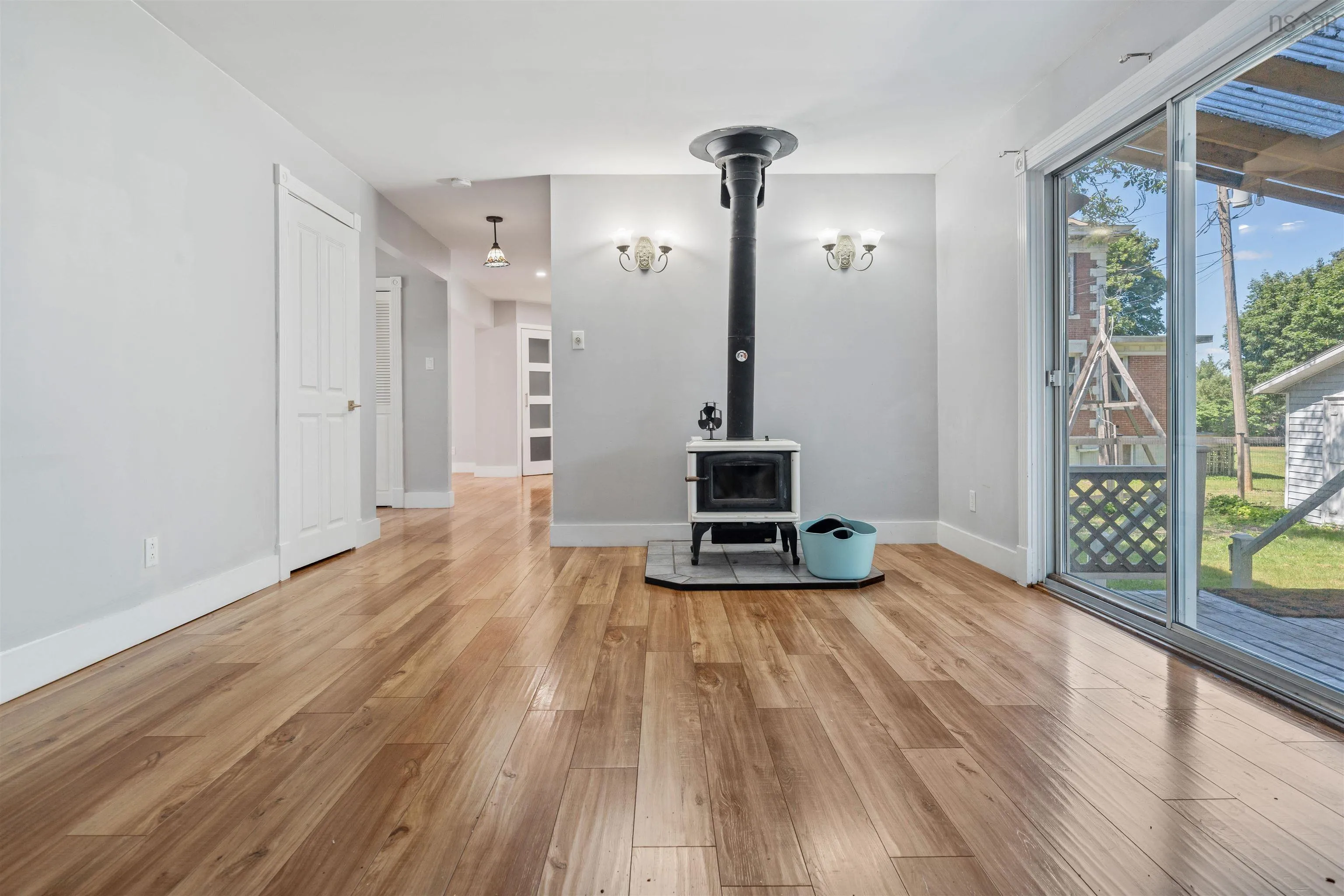 8 Regent Street, Amherst, NS B4H 4L2, 5 Bedrooms Bedrooms, ,3 BathroomsBathrooms,Residential,For Sale,Regent,202520047