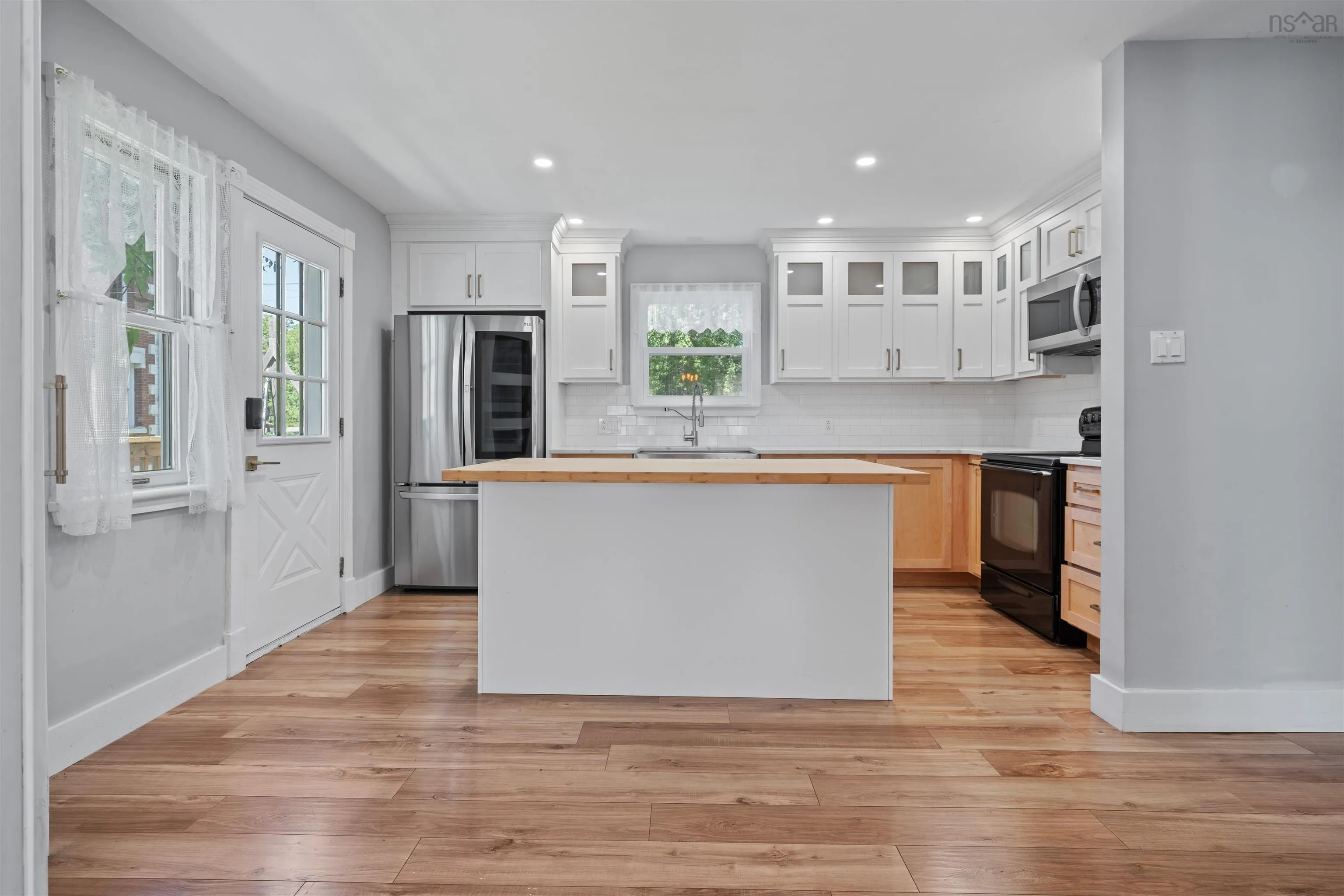 8 Regent Street, Amherst, NS B4H 4L2, 5 Bedrooms Bedrooms, ,3 BathroomsBathrooms,Residential,For Sale,Regent,202520047