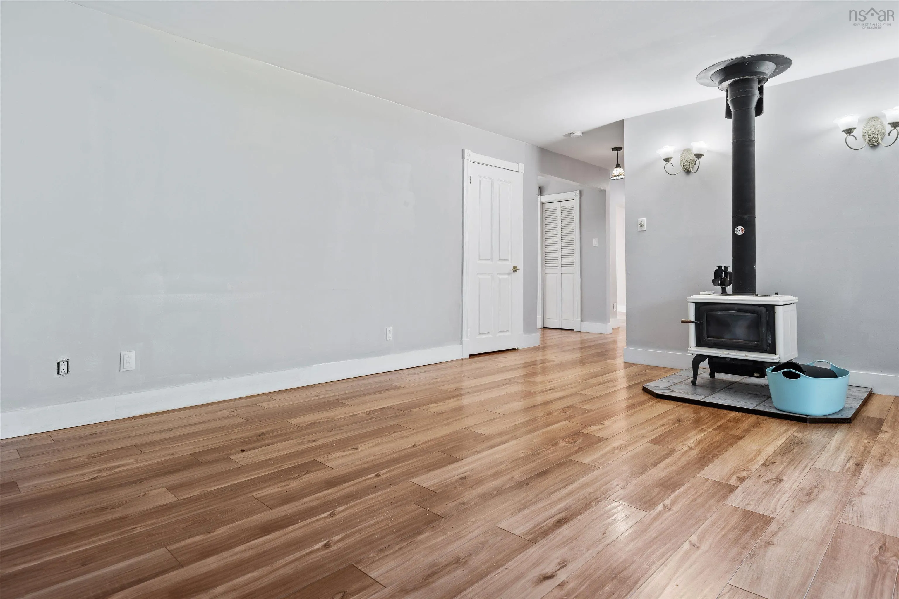 8 Regent Street, Amherst, NS B4H 4L2, 5 Bedrooms Bedrooms, ,3 BathroomsBathrooms,Residential,For Sale,Regent,202520047