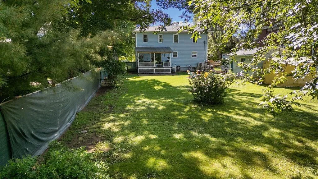 8 Regent Street, Amherst, NS B4H 4L2, 5 Bedrooms Bedrooms, ,3 BathroomsBathrooms,Residential,For Sale,Regent,202520047