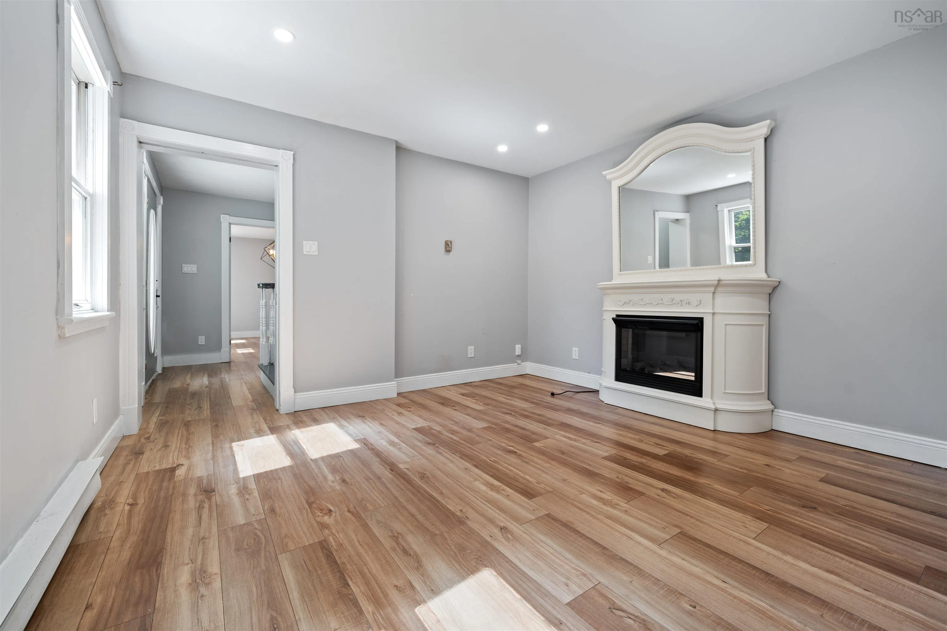 8 Regent Street, Amherst, NS B4H 4L2, 5 Bedrooms Bedrooms, ,3 BathroomsBathrooms,Residential,For Sale,Regent,202520047