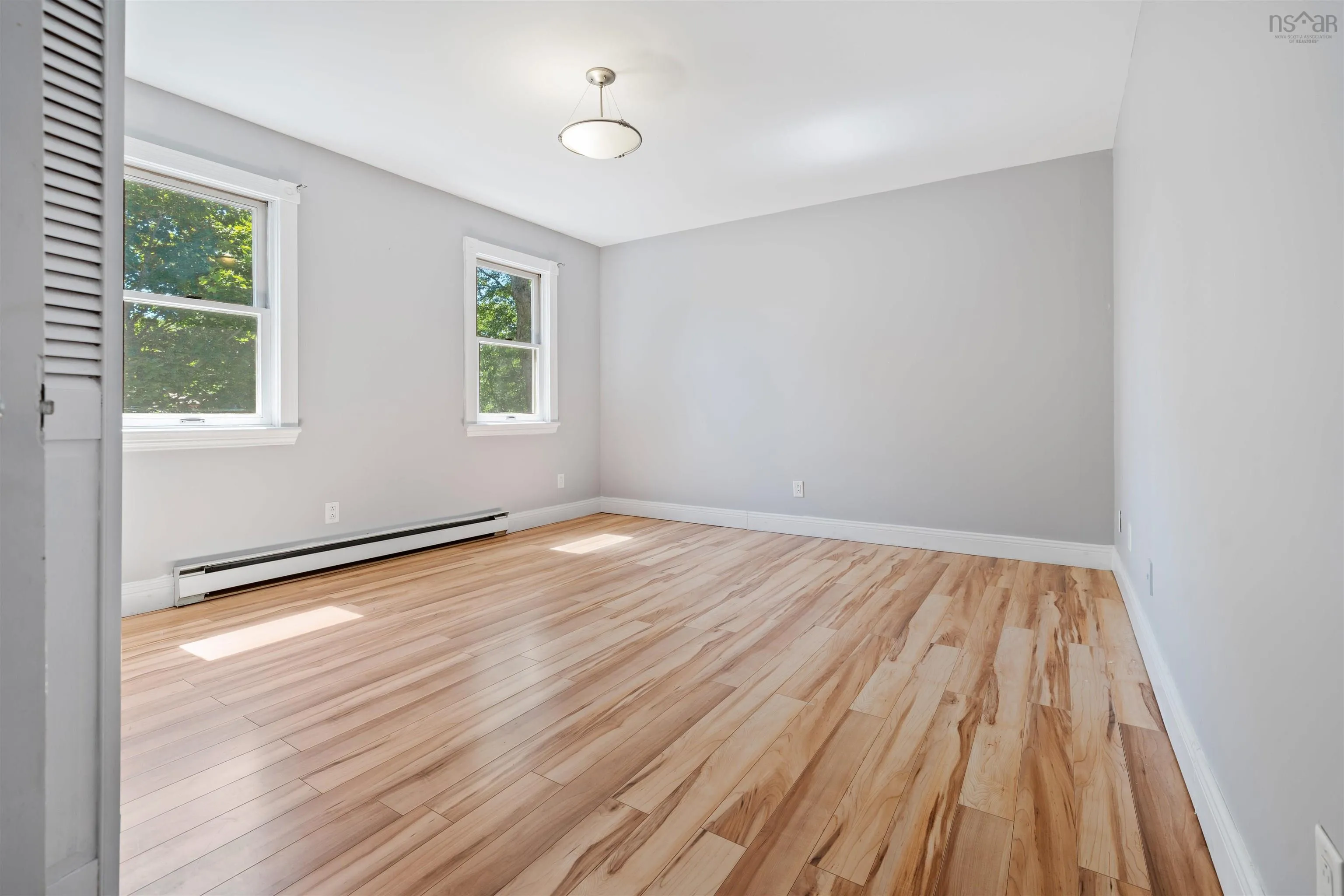 8 Regent Street, Amherst, NS B4H 4L2, 5 Bedrooms Bedrooms, ,3 BathroomsBathrooms,Residential,For Sale,Regent,202520047