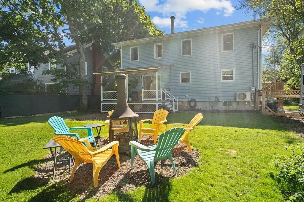 8 Regent Street, Amherst, NS B4H 4L2, 5 Bedrooms Bedrooms, ,3 BathroomsBathrooms,Residential,For Sale,Regent,202520047