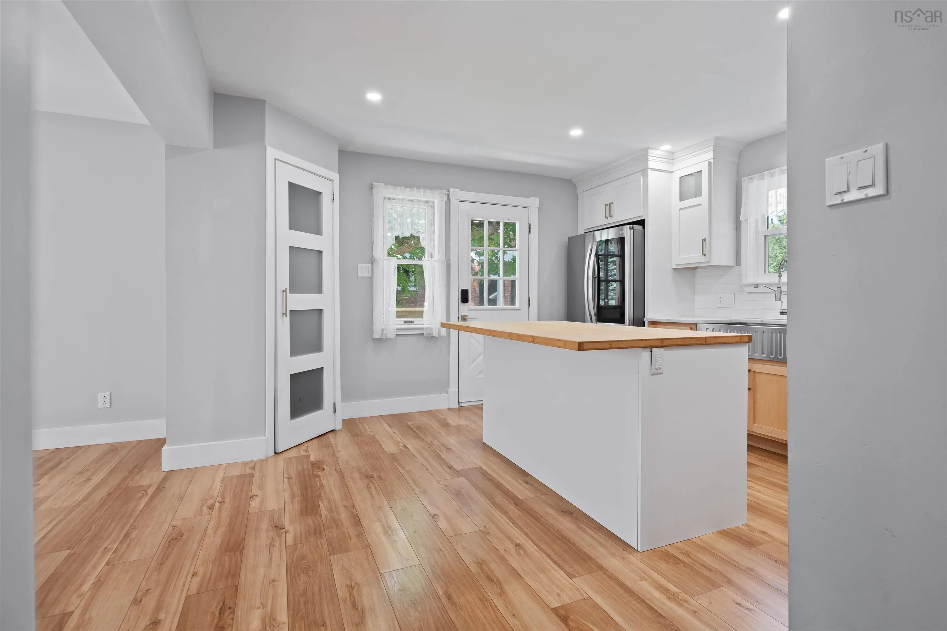 8 Regent Street, Amherst, NS B4H 4L2, 5 Bedrooms Bedrooms, ,3 BathroomsBathrooms,Residential,For Sale,Regent,202520047
