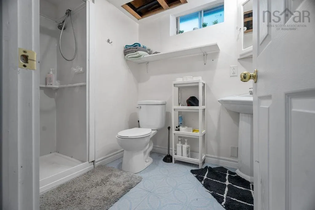 8 Regent Street, Amherst, NS B4H 4L2, 5 Bedrooms Bedrooms, ,3 BathroomsBathrooms,Residential,For Sale,Regent,202520047