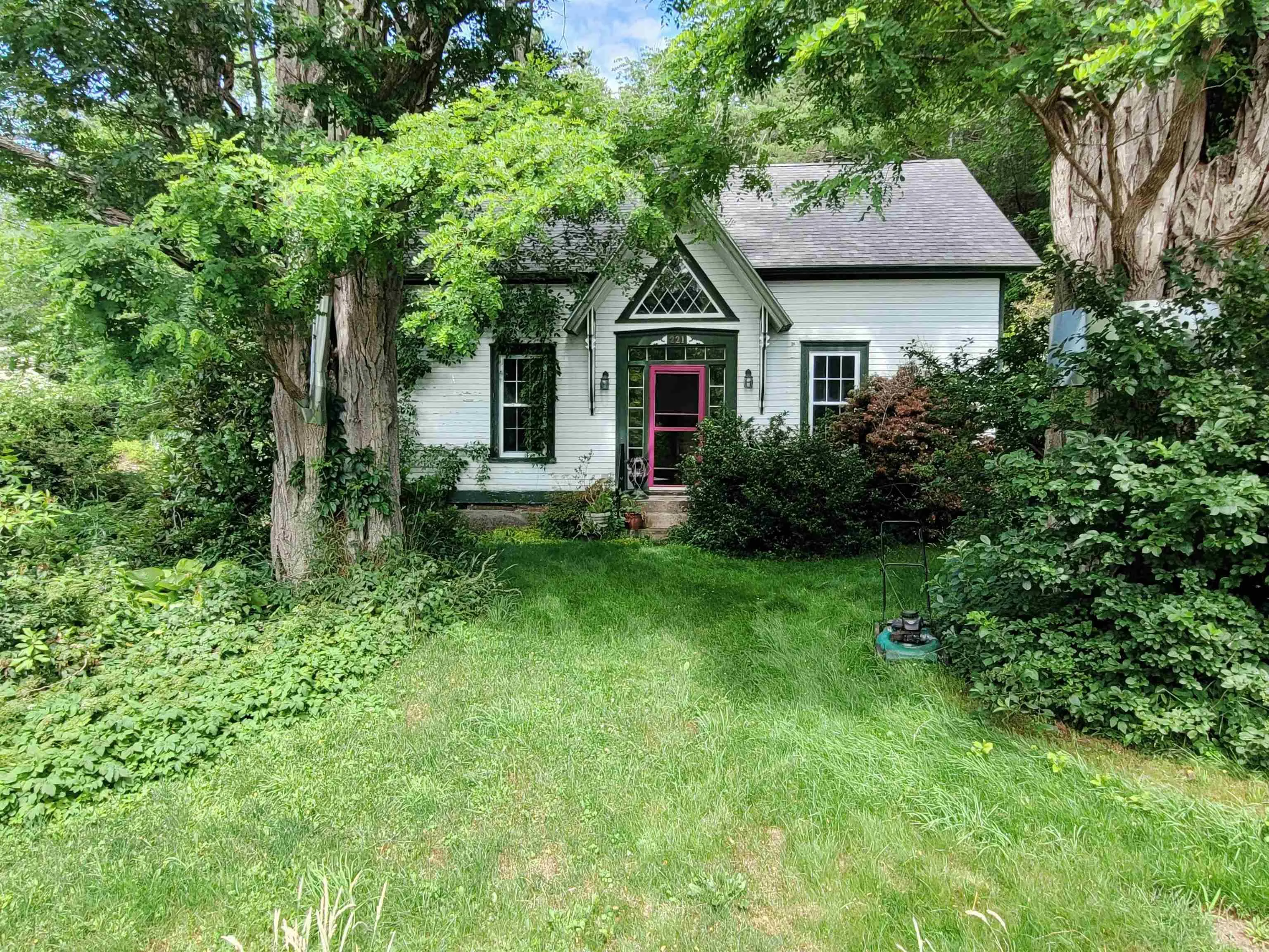 221 Highway 8, Milton, NS B0T 1P0, 5 Bedrooms Bedrooms, ,1 BathroomBathrooms,Residential,For Sale,Highway 8,202518234