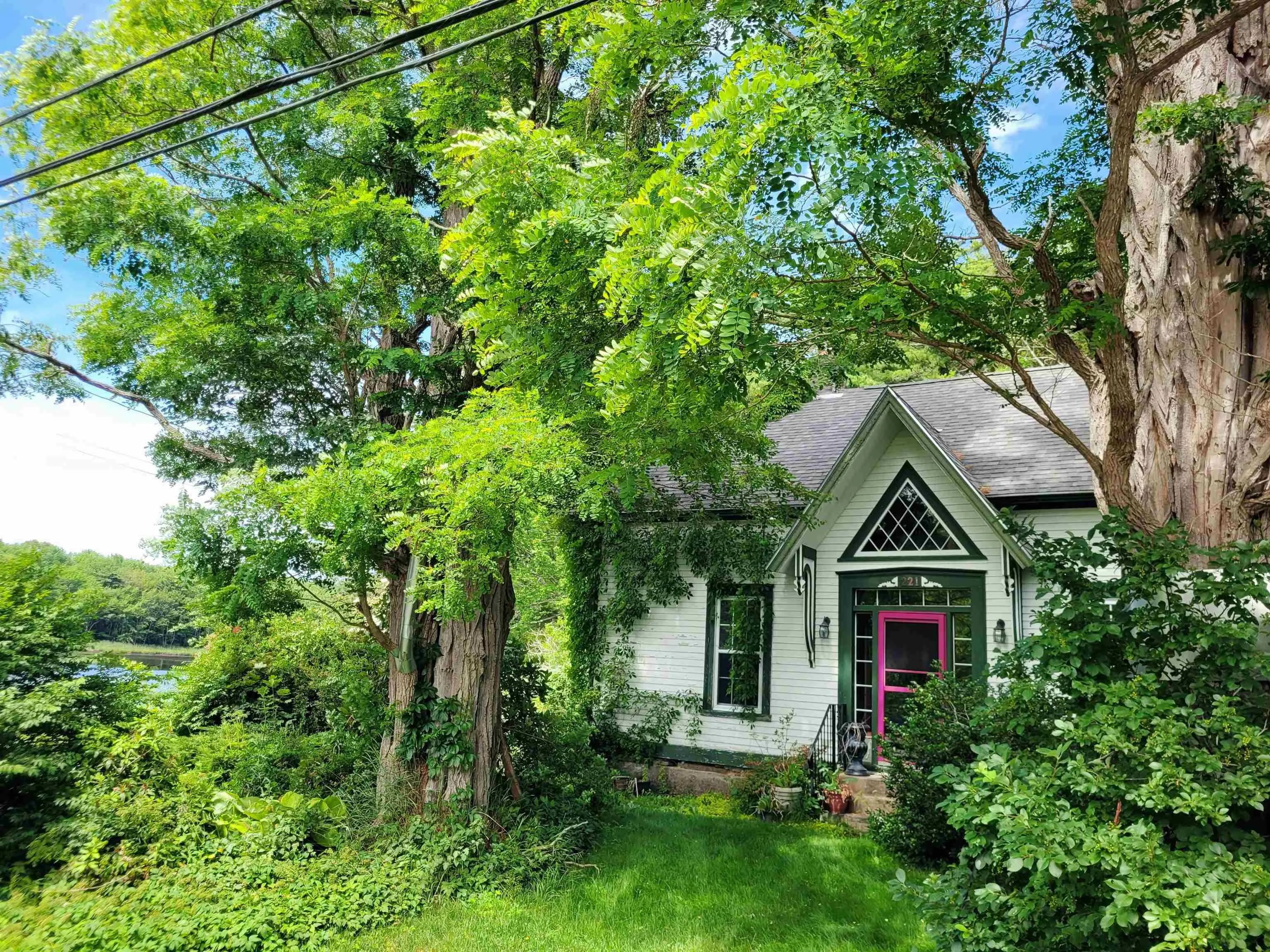 221 Highway 8, Milton, NS B0T 1P0, 5 Bedrooms Bedrooms, ,1 BathroomBathrooms,Residential,For Sale,Highway 8,202518234