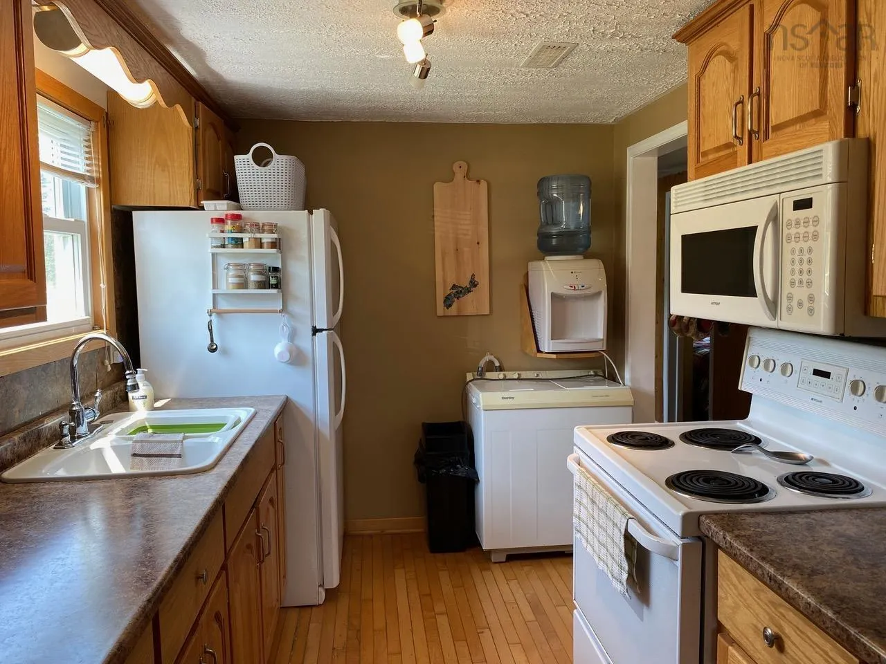 995 Fourchu Road, Cape Breton Ns, Forchu Ns B1k 2e1, 2 Bedrooms Bedrooms, ,1 BathroomBathrooms,Residential,For Sale,Fourchu Road, Cape Breton Ns,202507035