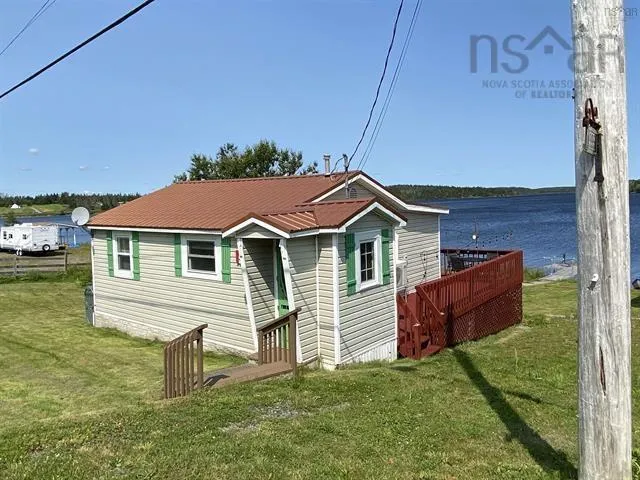 995 Fourchu Road, Cape Breton Ns, Forchu Ns B1k 2e1, 2 Bedrooms Bedrooms, ,1 BathroomBathrooms,Residential,For Sale,Fourchu Road, Cape Breton Ns,202507035