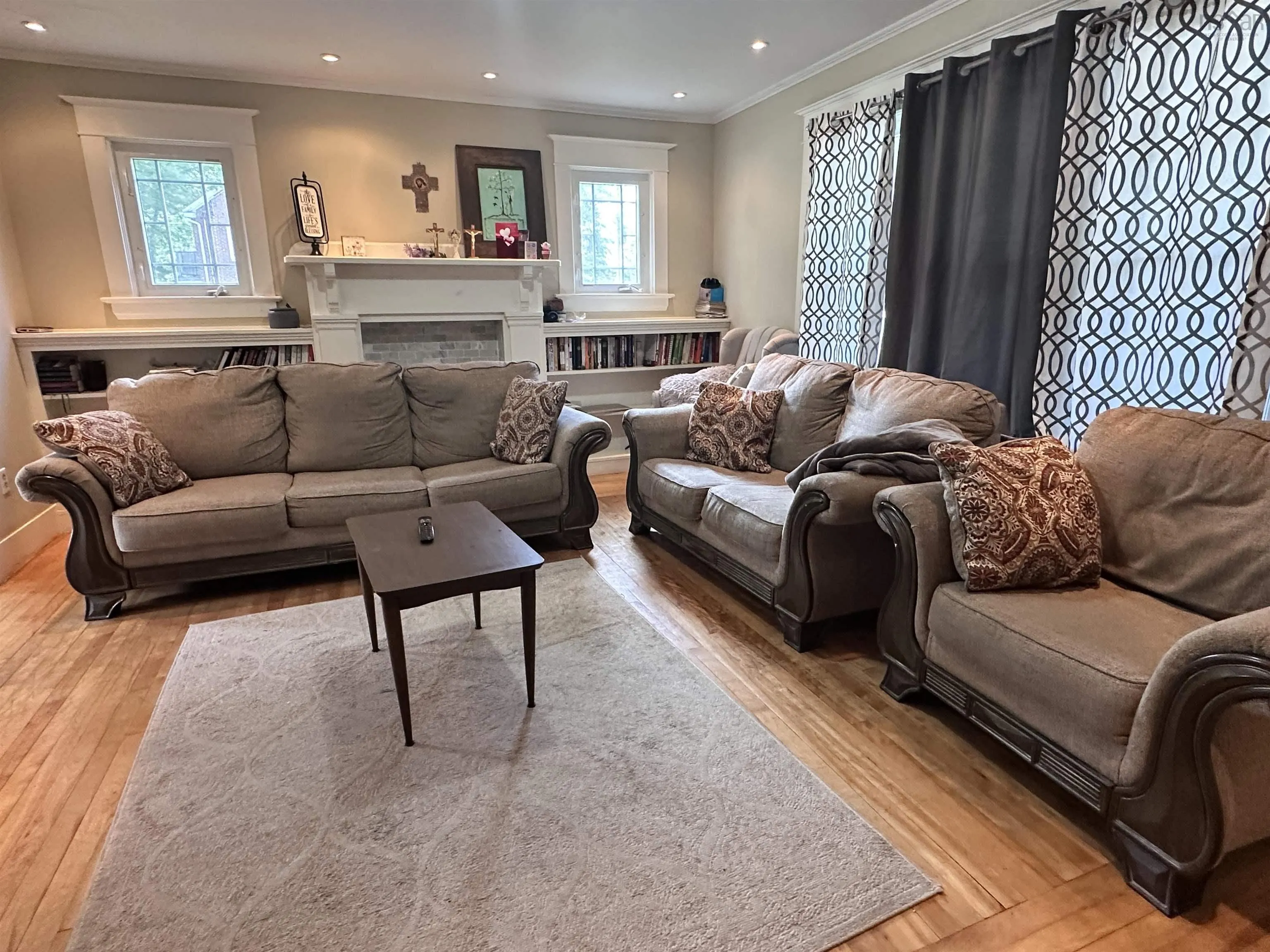 130 School Street, Liverpool, NS B0T 1K0, 4 Bedrooms Bedrooms, ,1 BathroomBathrooms,Residential,For Sale,School,202519094