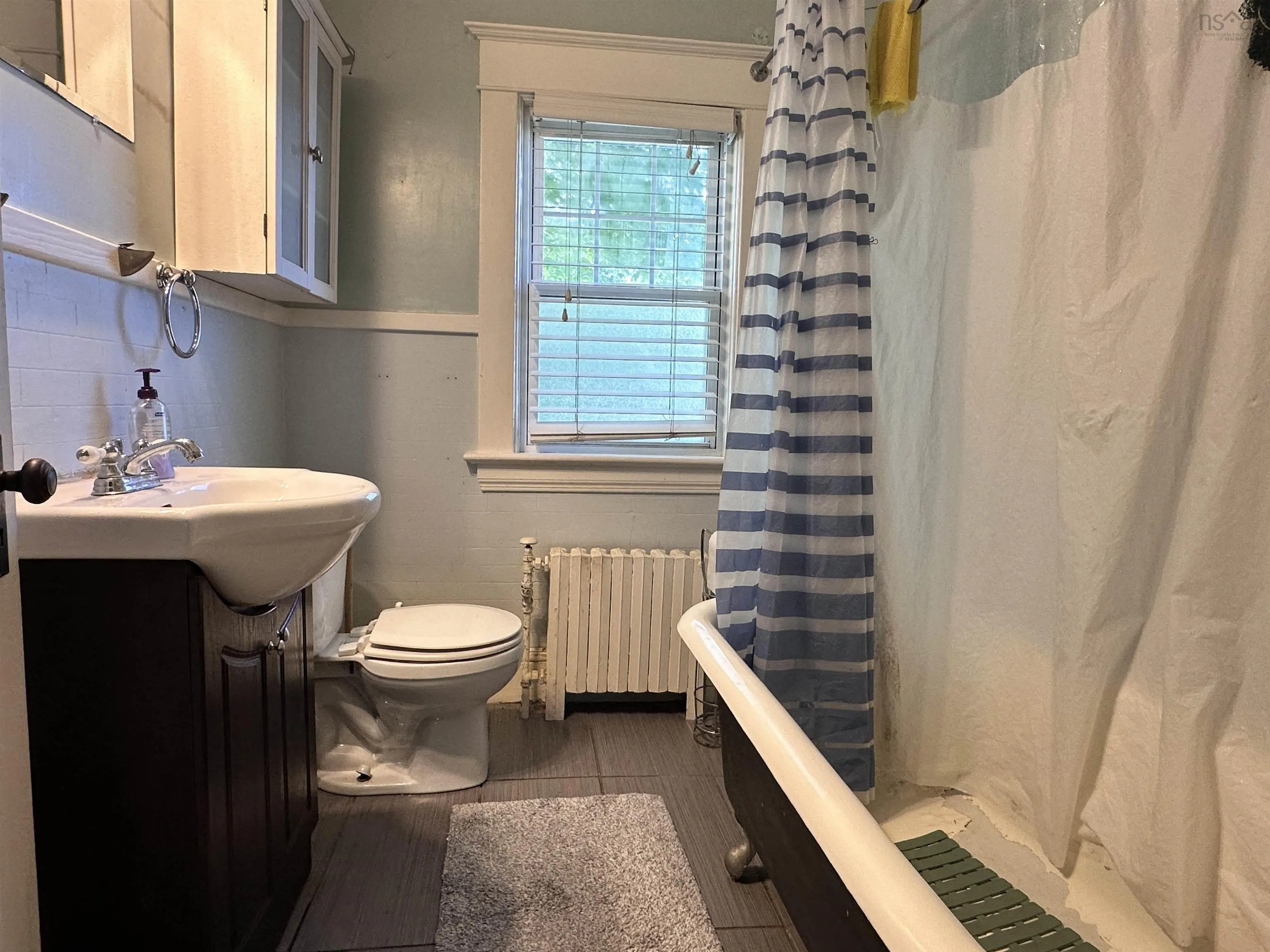 130 School Street, Liverpool, NS B0T 1K0, 4 Bedrooms Bedrooms, ,1 BathroomBathrooms,Residential,For Sale,School,202519094