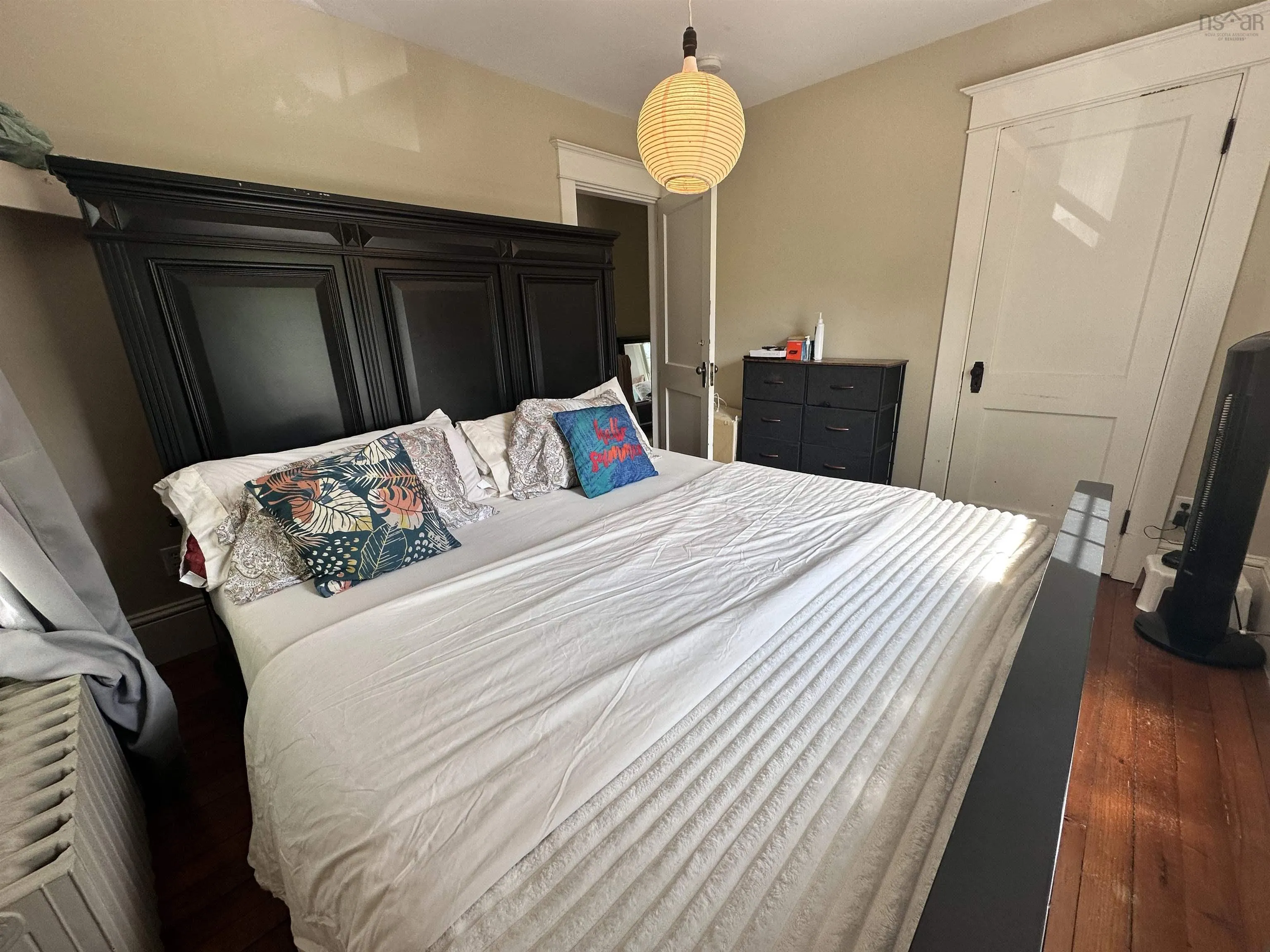 130 School Street, Liverpool, NS B0T 1K0, 4 Bedrooms Bedrooms, ,1 BathroomBathrooms,Residential,For Sale,School,202519094