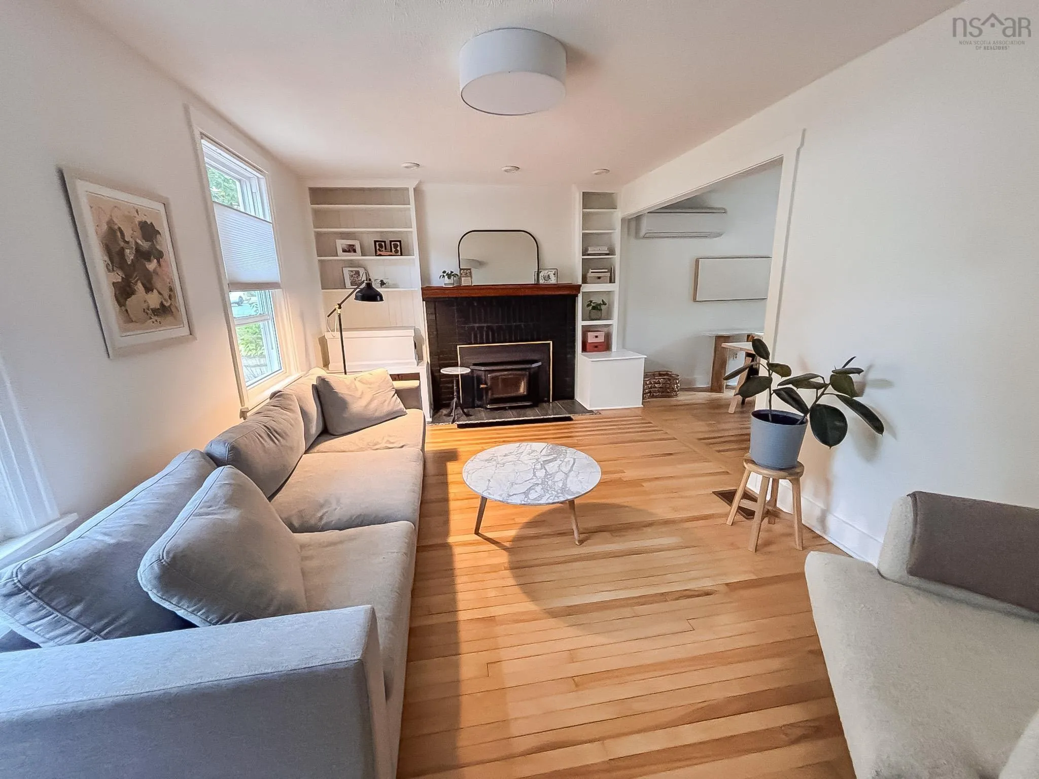 10 Dawson Street, Bridgewater, NS B4V 1S6, 2 Bedrooms Bedrooms, ,1 BathroomBathrooms,Residential,For Sale,Dawson,202521629